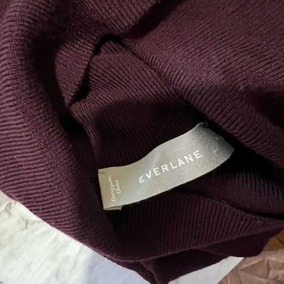 Everlane Burdgundy 100% Wool Sweater in Sz Medium - Picture 7 of 9